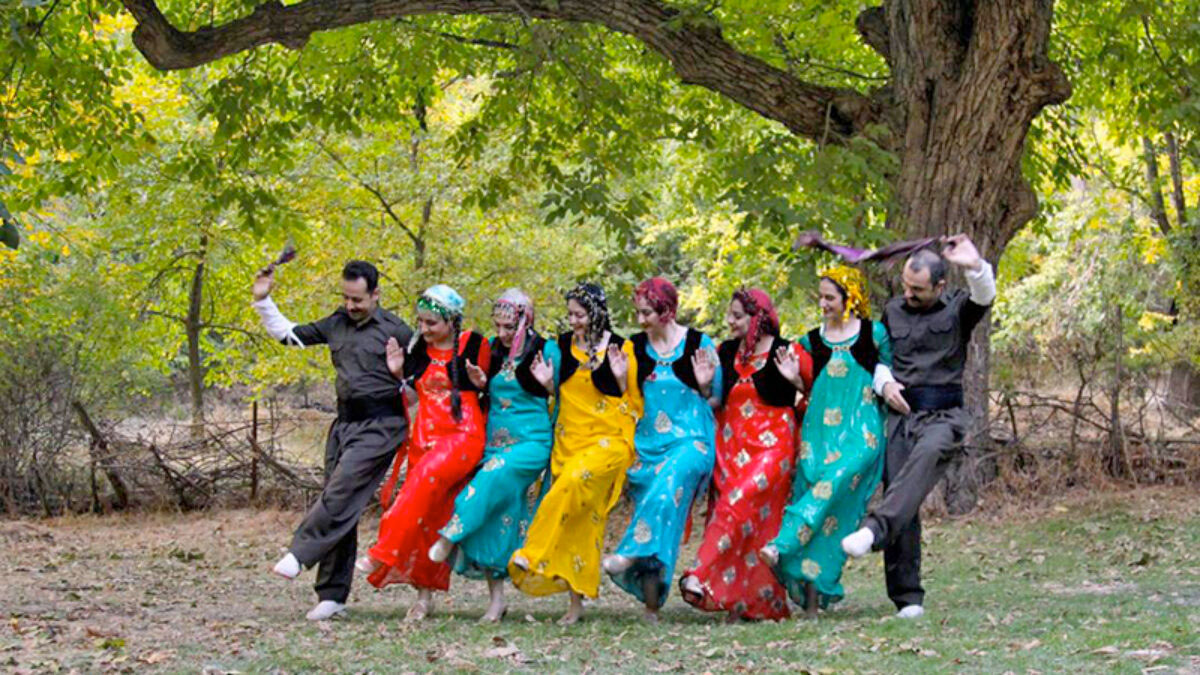 Govend | Kurdish Dance | Kürtçe Dans | SerGovend